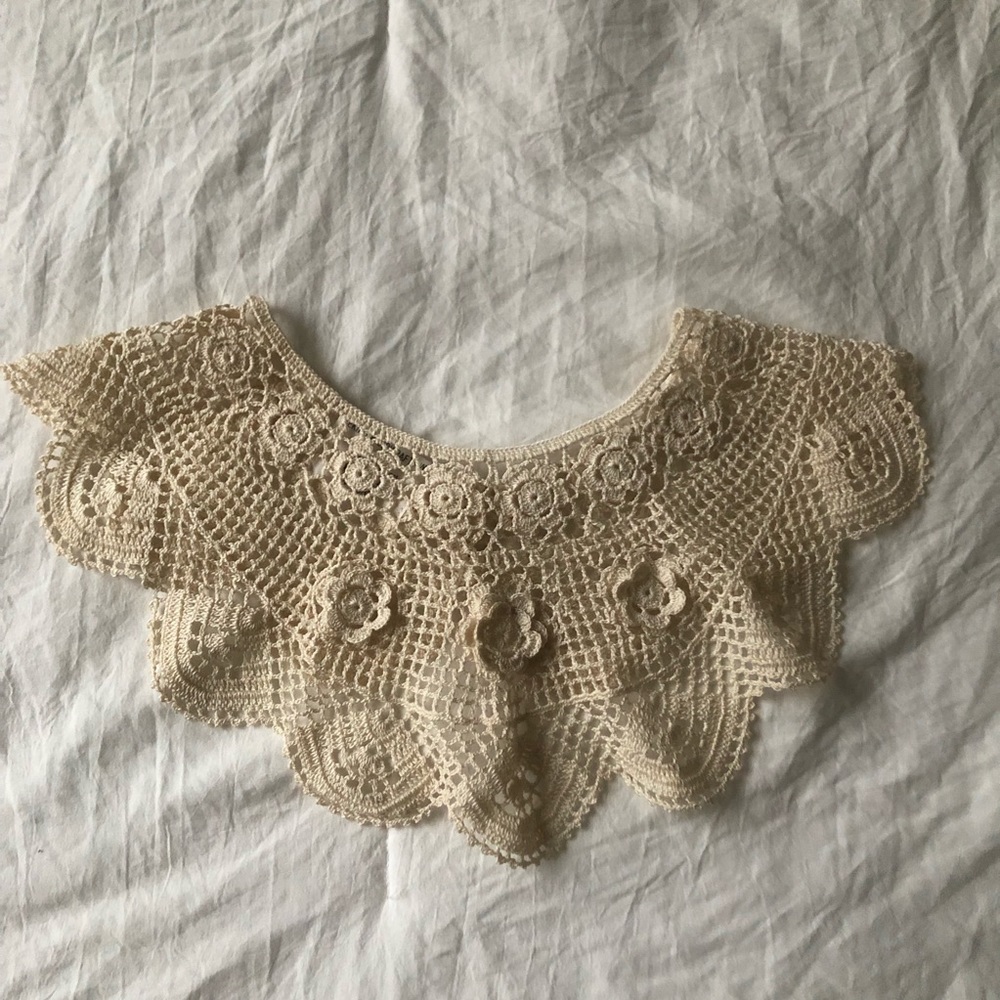 Vintage knit collar- like RBG!